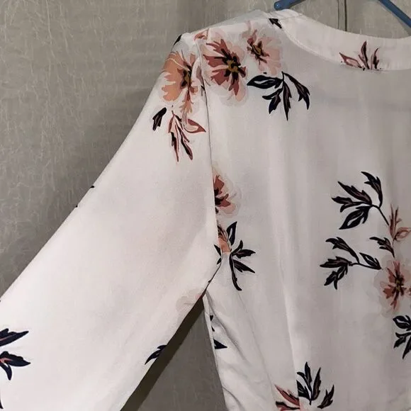 TOKITO 4 White Pink Navy Floral Button Front Bell Sleeve Peplum Tie Blouse - Picture 9 of 12